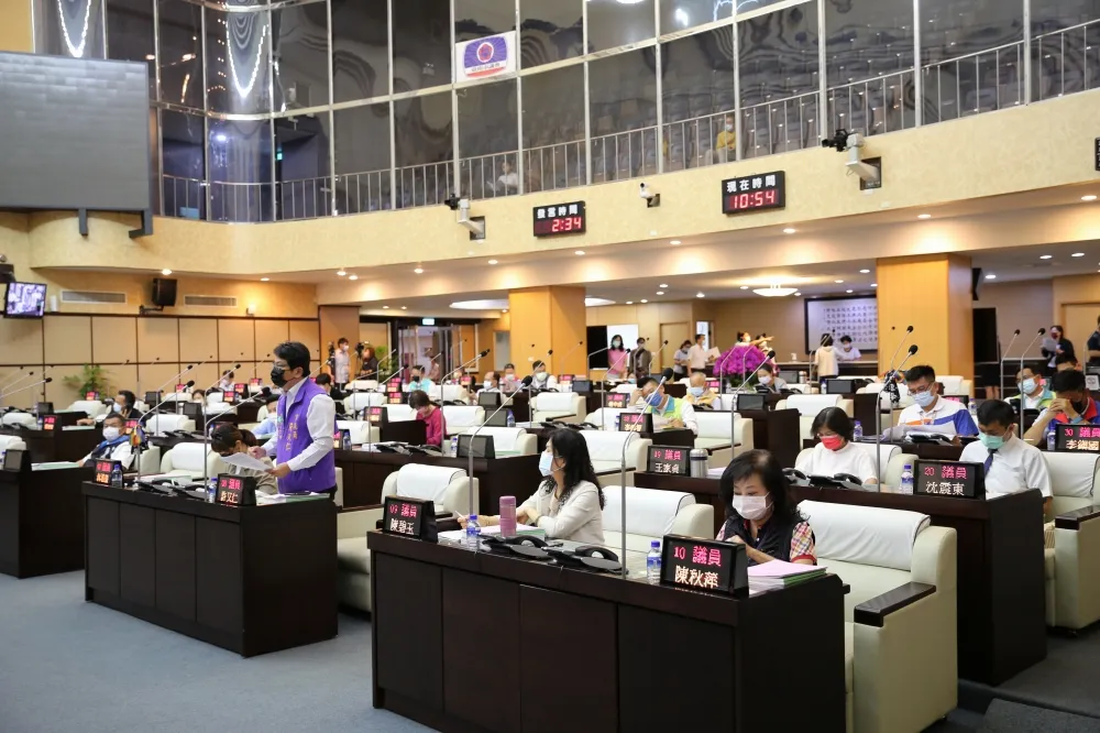 能源吃緊，南市議會定期會新增綠能產業與水資源運用現況專案報告