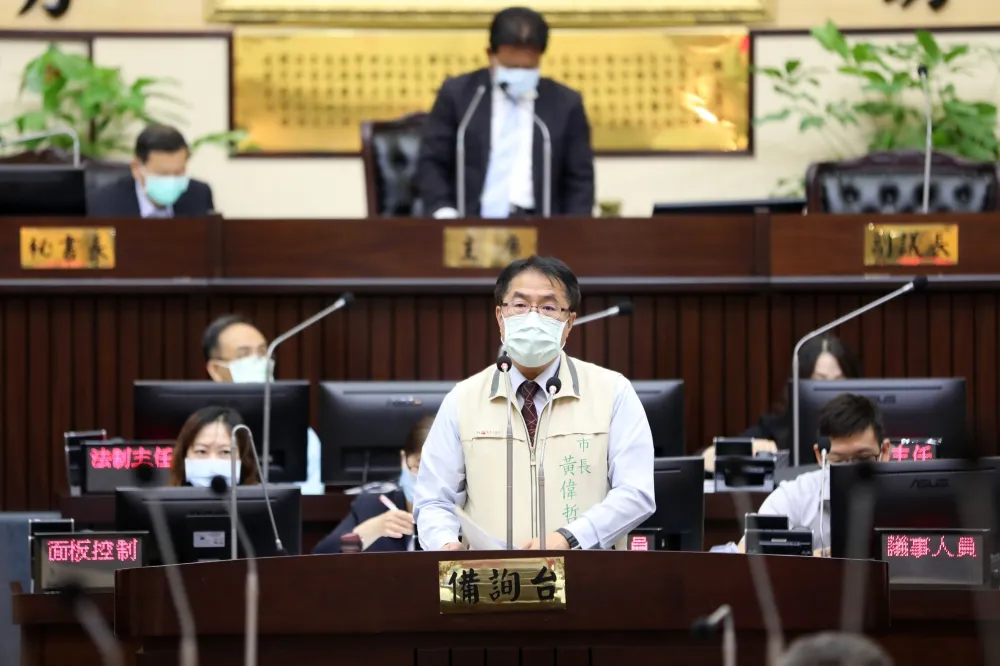 黃偉哲出席市議會定期會 採納建言共創有感台南