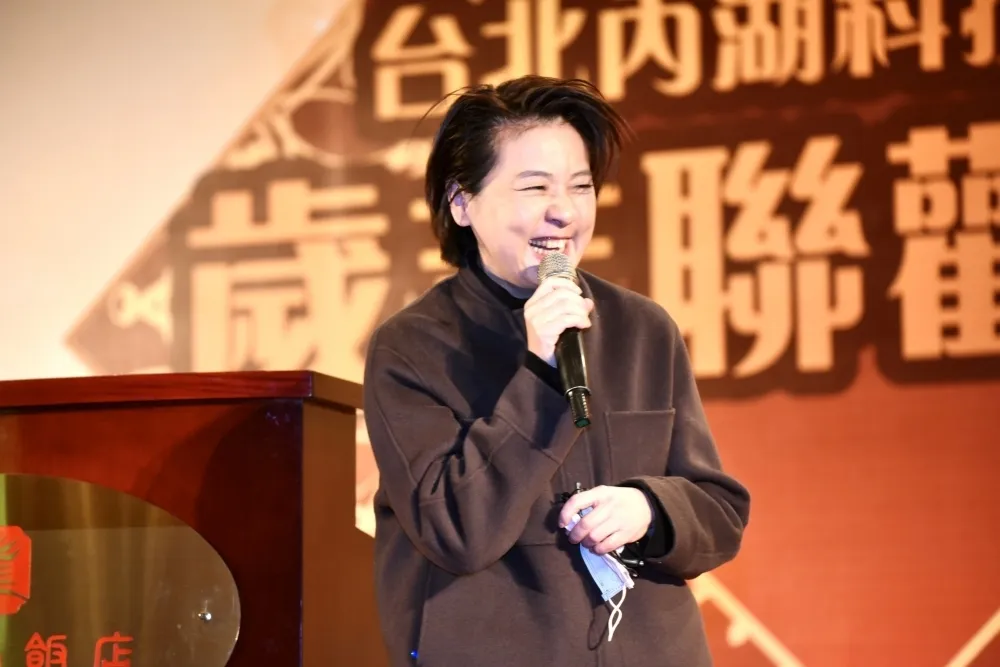 【副市長內戰】撇與蔡炳坤不合　黃珊珊：過度的政治操作會燒到自己