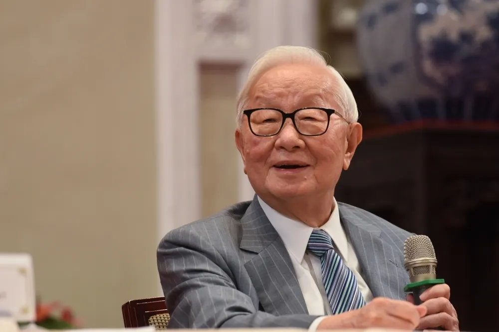 【張忠謀開示】1字點評「再造護國神山」　談英特爾晶圓代工嘆諷刺