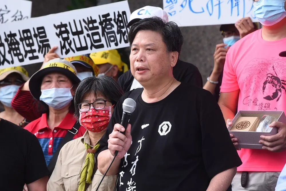 政大教授徐世榮怒批花敬群　「你實在是有夠噁心」