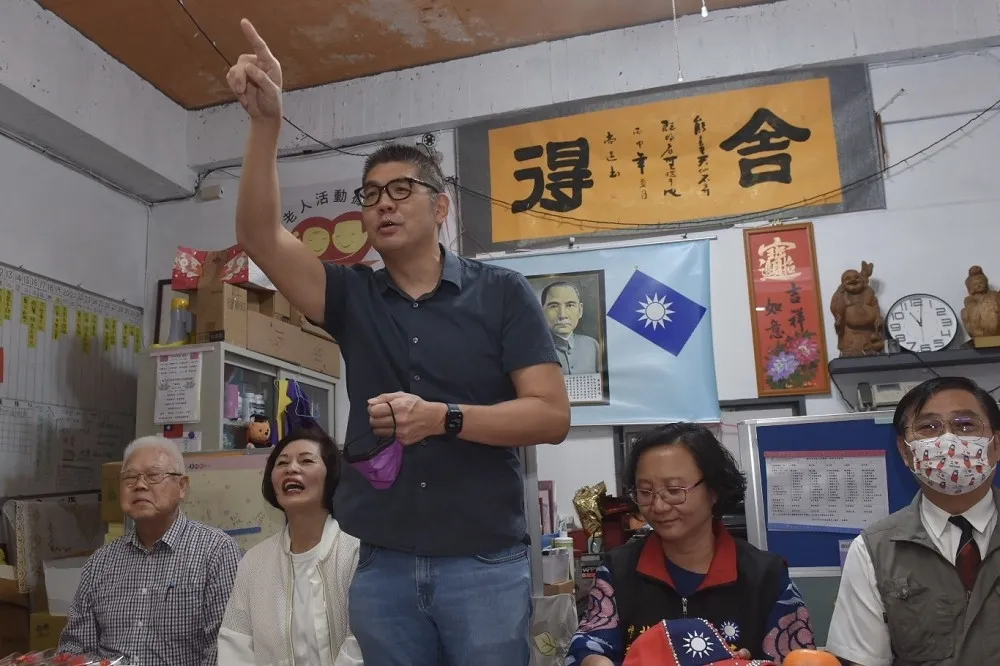 【藍黨魁之爭】出席黃復興座談熱炒全場　黨員高呼：力推連勝文好不好！