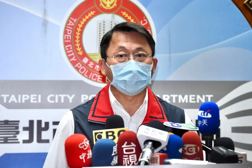 【黑衣人砸派出所】劇情大逆轉　松山分局長遭拔官 