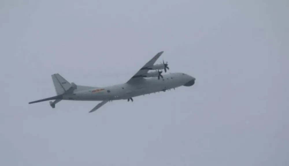 勞動節連假狂來亂！2解放軍機侵我西南防空識別區　空軍掛彈追監