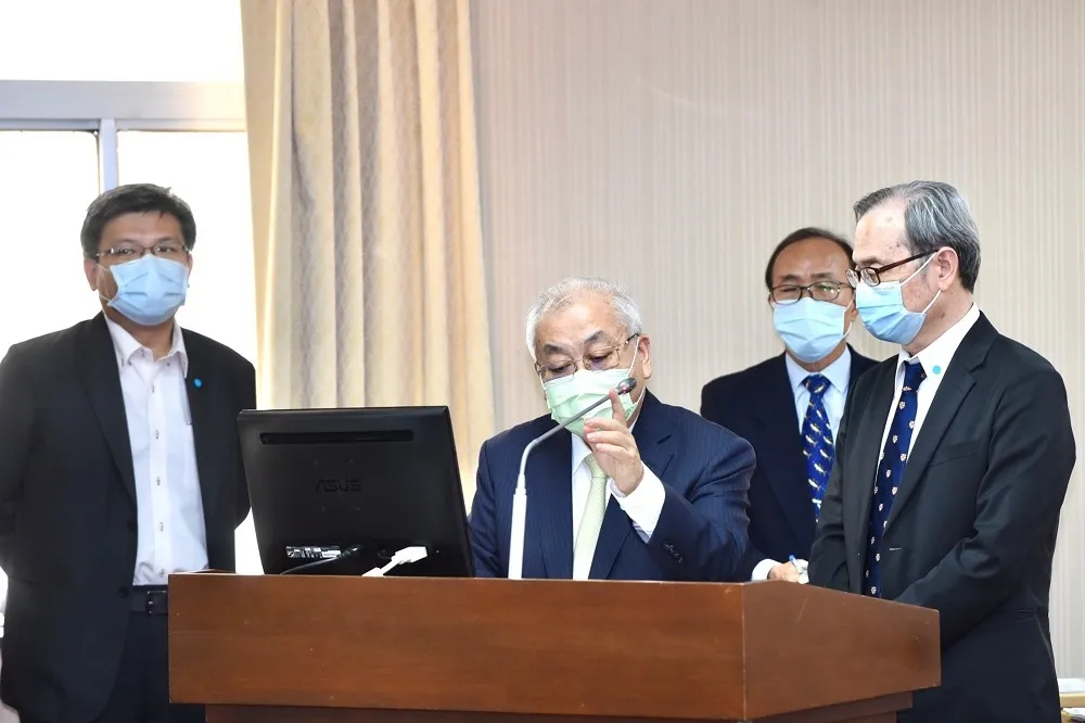 「軍公教明年調薪」藍綠立委達共識　政院積極面對：有決定會儘快說明