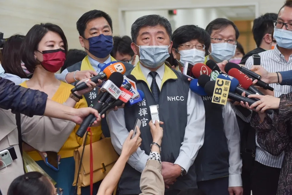 【華航諾富特染疫】費鴻泰斥陳時中「該被槍斃」　陳回應：會虛心受教