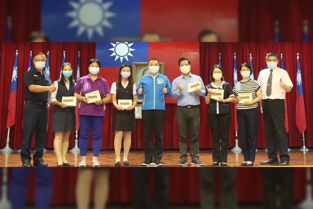 侯友宜表揚攔詐有功民眾　警民合作打擊詐騙一起來