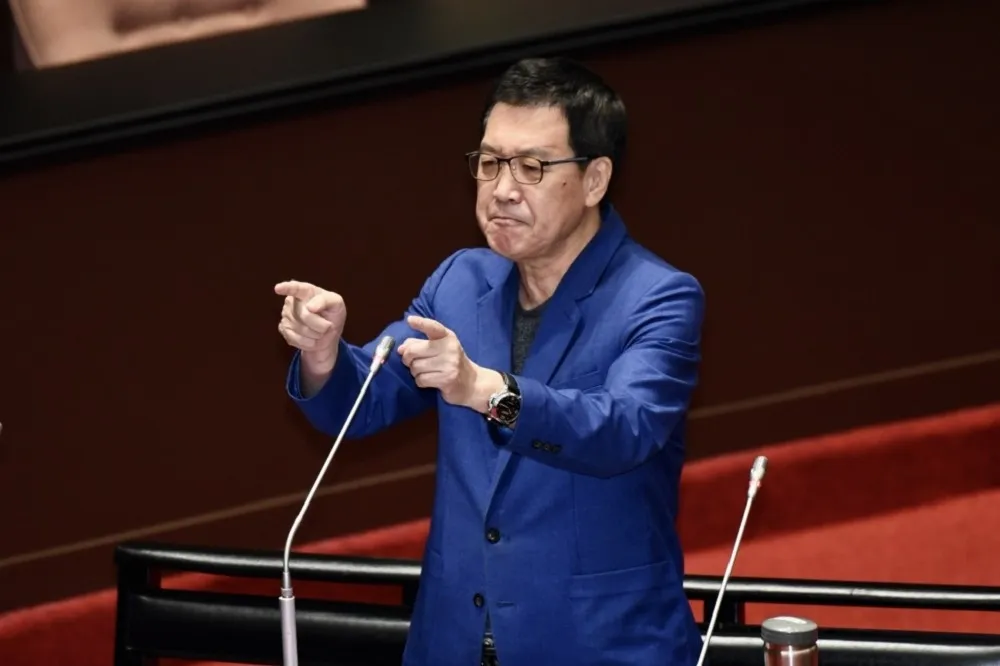 陳嘉宏專欄：費鴻泰為何這麼恨陳時中