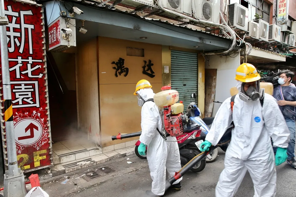 【本土疫情連環爆】萬華阿公店2女員工確診　服務多人+室內唱歌恐再添病例