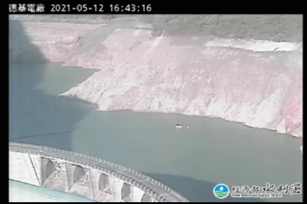 【蓄水位降至2.8%新低】德基水庫關放水閘門逾14hrs　大甲溪電廠：節省水流