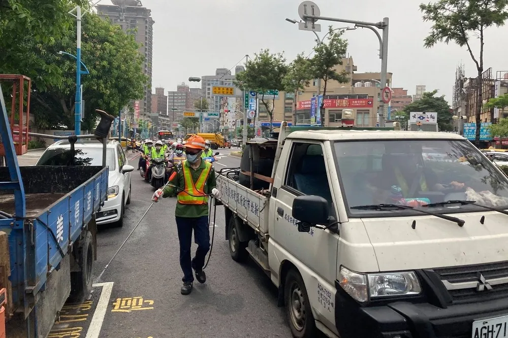 【確診足跡暴走】新北呼叫化學兵24hr大噴消　共享運具也不放過