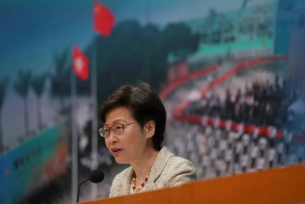 整個香港政府等著被換血