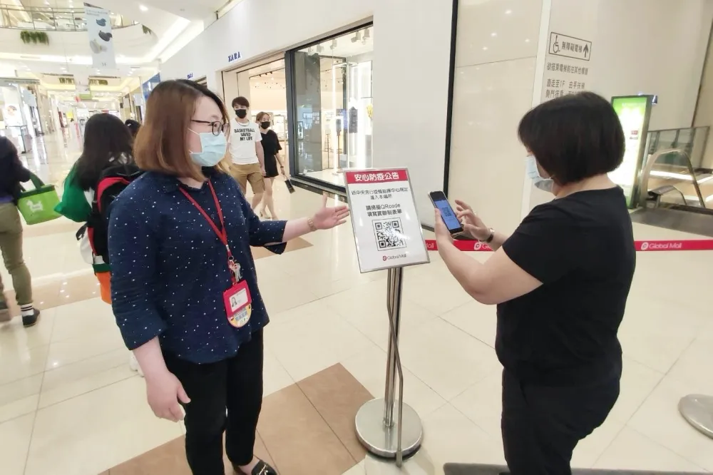 【不斷更新】林口三井 7/19、20 自主停業！新光三越、環球、漢神等全台 25 家百貨 7/12 前防疫措施懶人包
