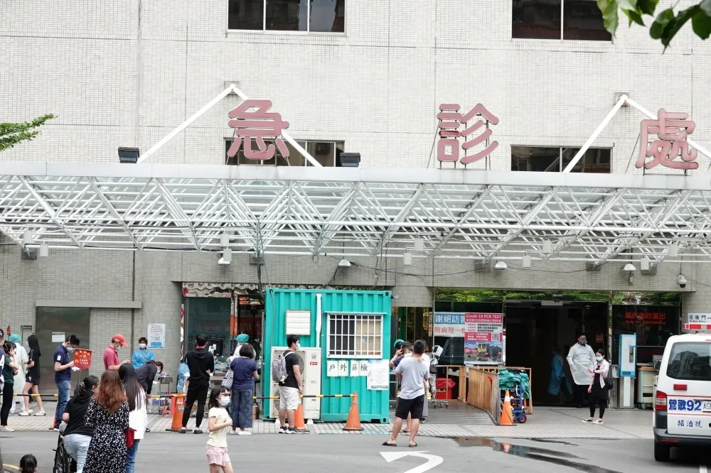 【抗疫不同調】「有政府會做事」變「尊重地方政府」　中央擺爛甩鍋醫療能量恐崩盤