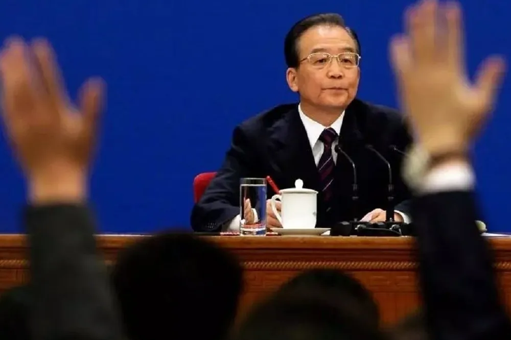 文革體制與家寶唱戲