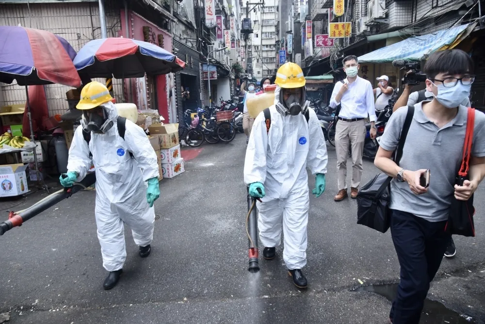 萬華群聚案已燒800確診！　阿公店、獅子會、葡萄媽「染疫鎖鏈」一次看
