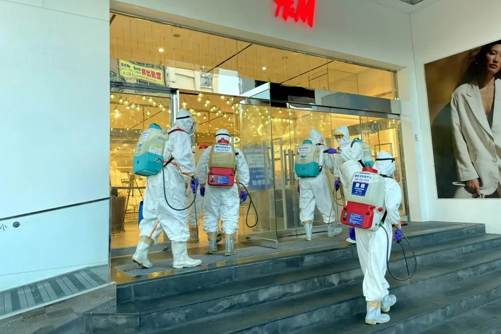 因應確診者足跡　中友百貨封館兩天進行全館消毒