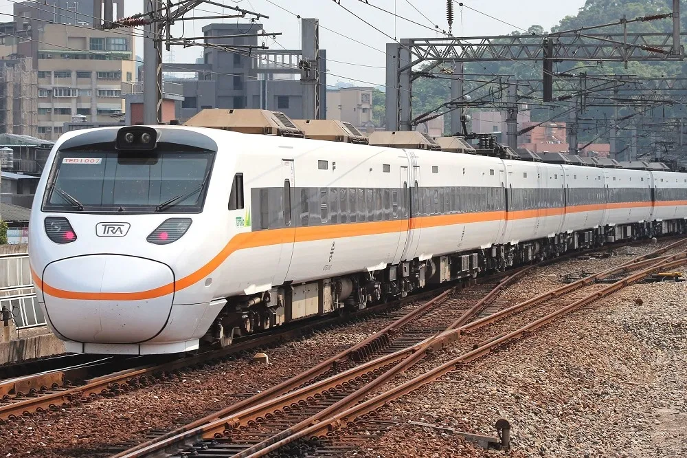 1確診搭太魯閣號到花蓮「途中竟換位」　台鐵：已完成全車消毒