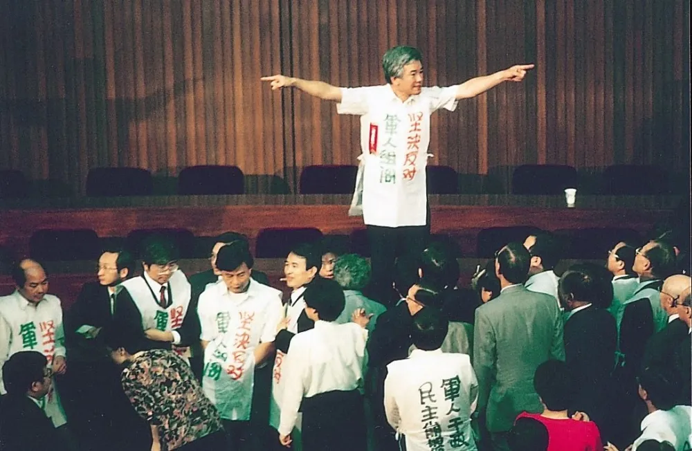 「我們是同門師兄弟」—與盧修一在歷史交錯而過