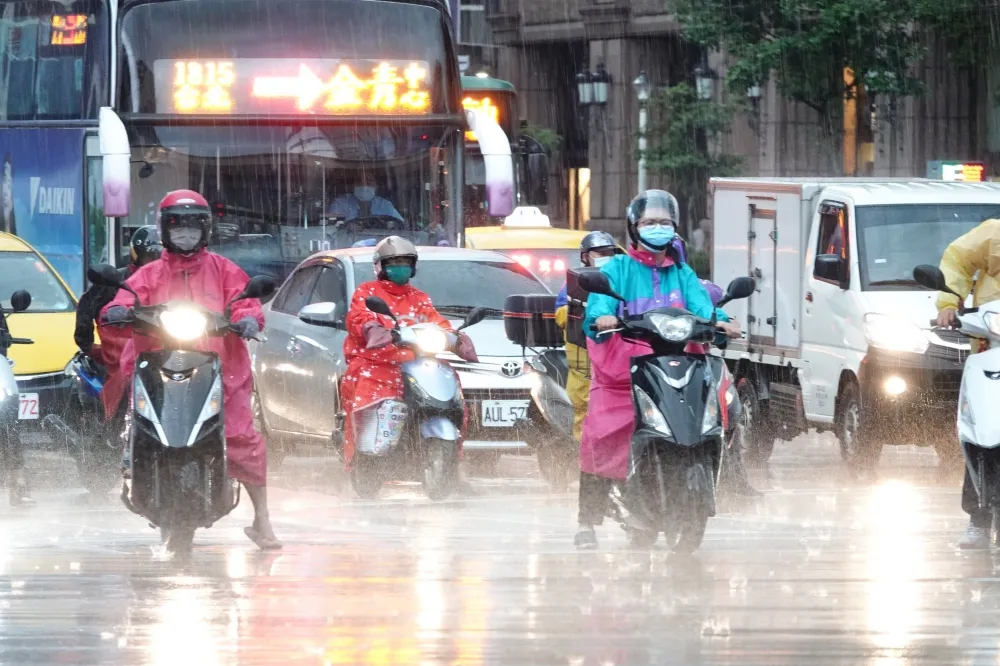 暴雨全台水庫進帳1210萬噸！　氣象局：6月中旬前有機會「解渴」