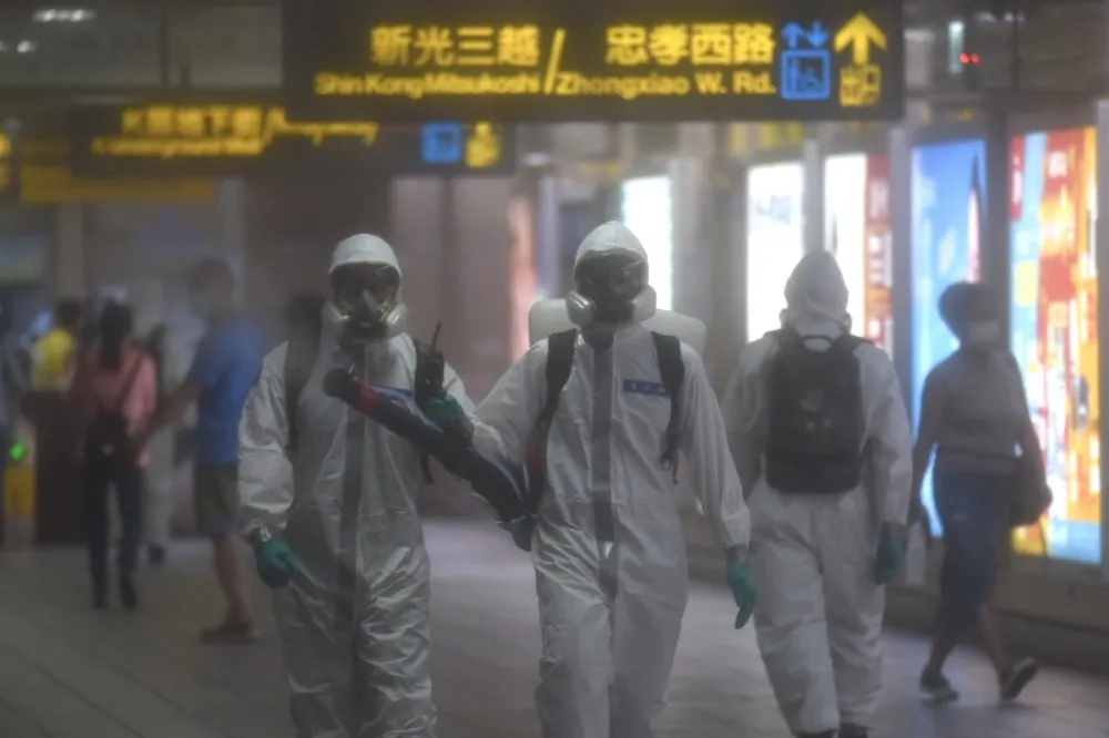 首例站務員確診！　北捷文湖線緊急隔離5人、車站大清消