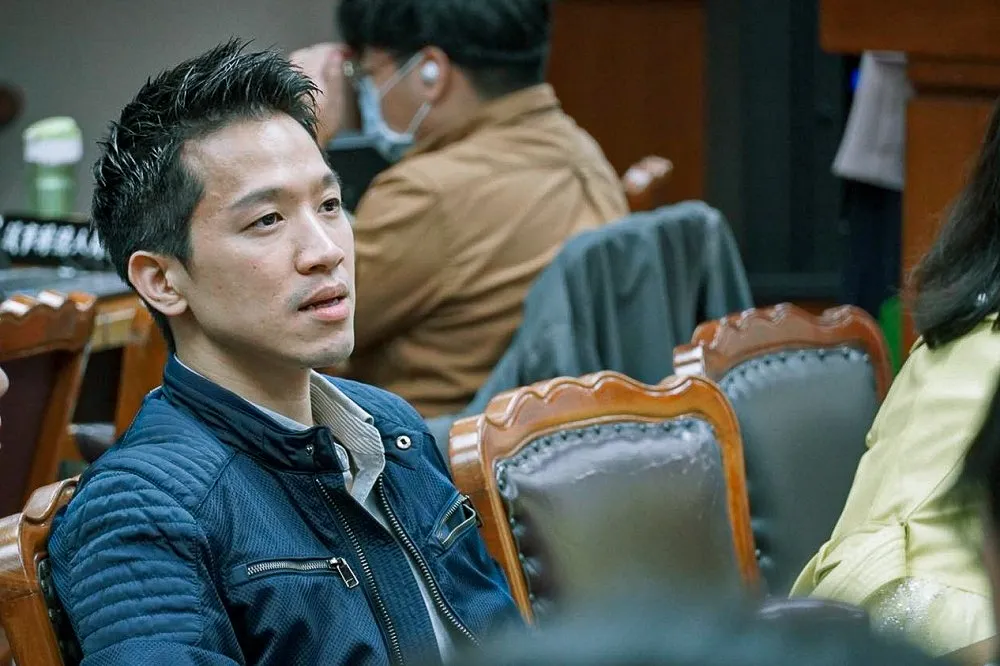 前助理快篩陰性後猝逝　何志偉聲譴北市未落實隔離篩檢政策