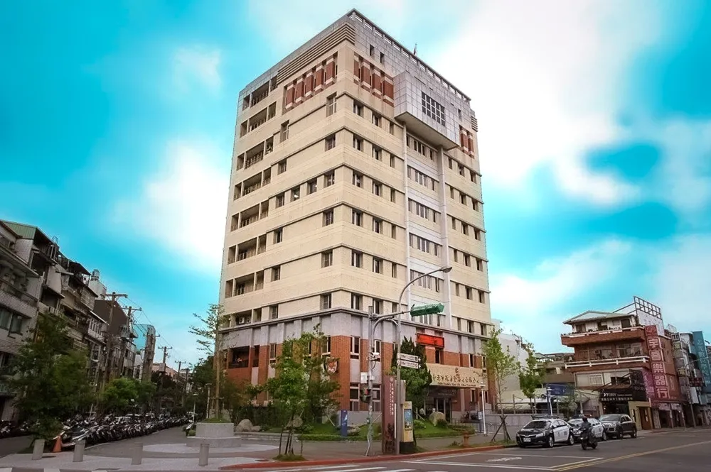北市警員再添1例確診　士林分局同樓層30人急赴醫院篩檢