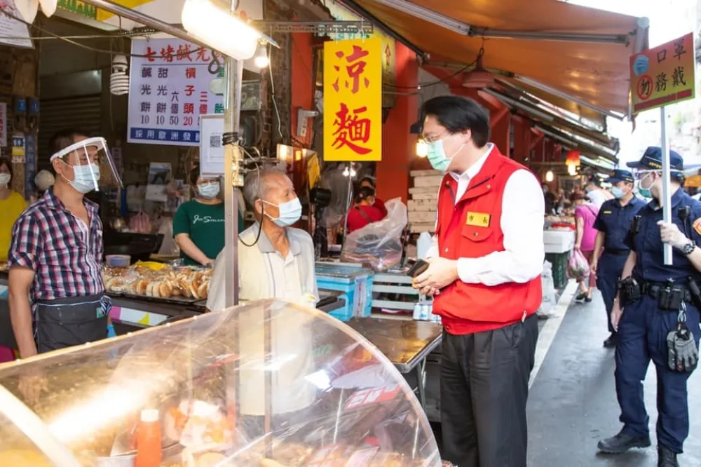 連菜市場都管不好怎封城？　林右昌籲買菜「依身分證尾數自主分流」