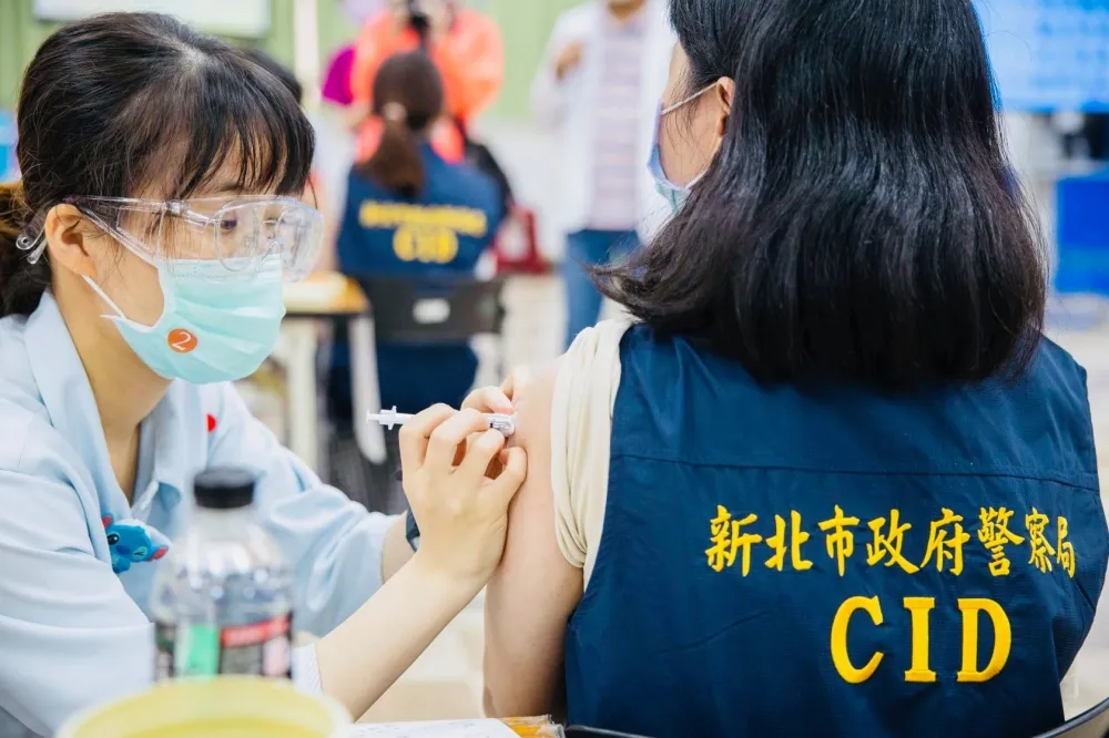 【全台第2多】新北獲3.6萬劑AZ疫苗　侯友宜拼5天內打完