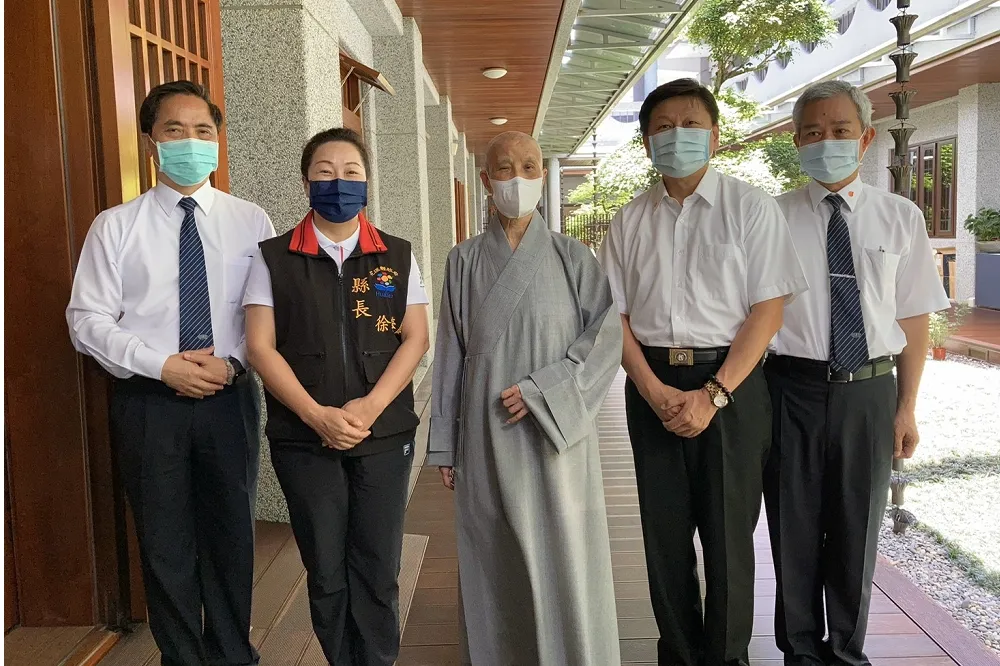 傅崐萁、徐榛蔚拜會證嚴上人　感謝慈濟用國際慈善影響力買疫苗