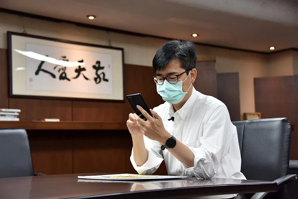 「LINE」一下「高雄好家載」多方協力串連餐飲店家及運將　點餐外送成互助防疫創新平台
