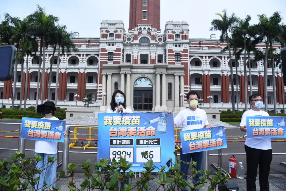 「我要疫苗、台灣要活命」　國民黨連7天繞行總統府討疫苗