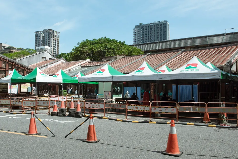 【暴雨炸雙北】大安南港信義災情慘重　北市快篩站5日暫停1天