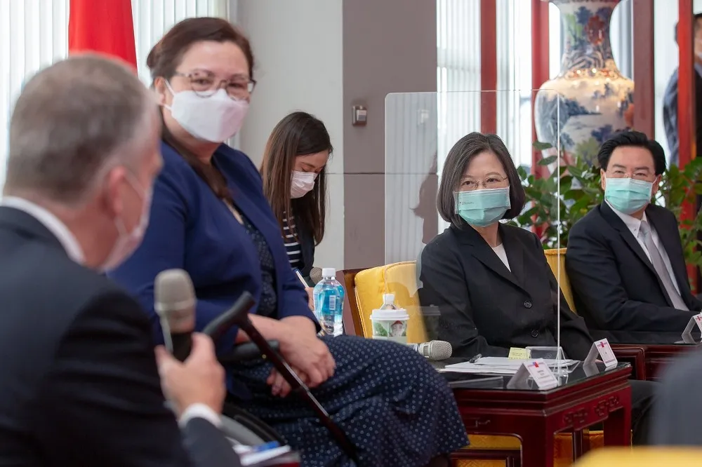 【美贈75萬劑】會晤3美參議員　蔡總統致謝：疫苗是及時雨