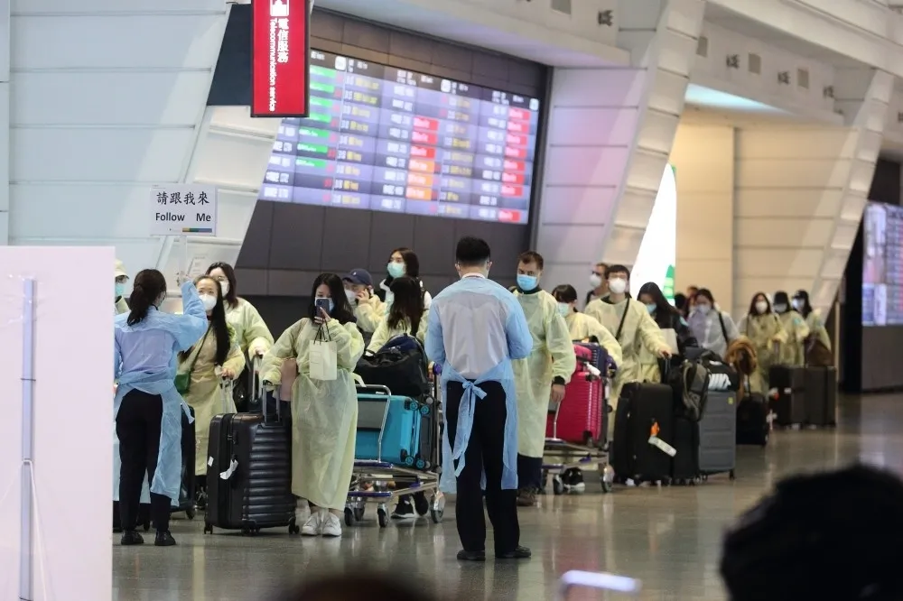 不只逃美！桃機湧人潮「赴陸打疫苗」　台商誇：預約後免費施打
