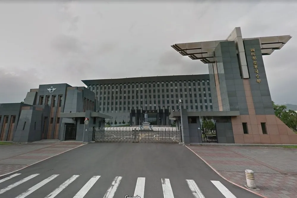 國軍爆7人染疫！　確診軍官逃回高雄辯「長官要我回家隔離」