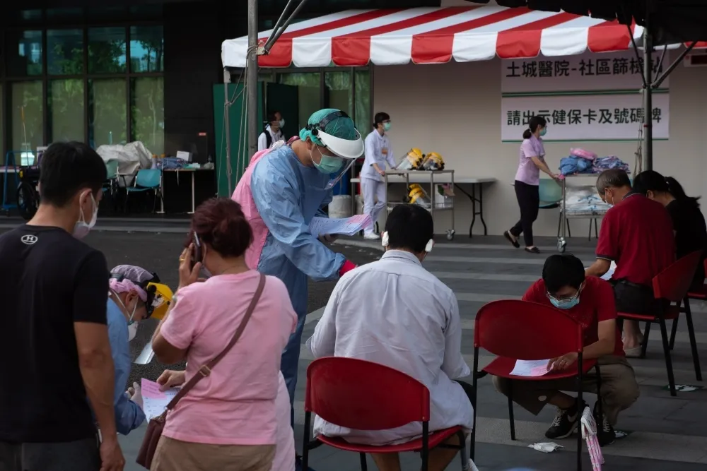 【全台快篩站破百】加快篩檢量能　指揮中心擬開放居家快篩