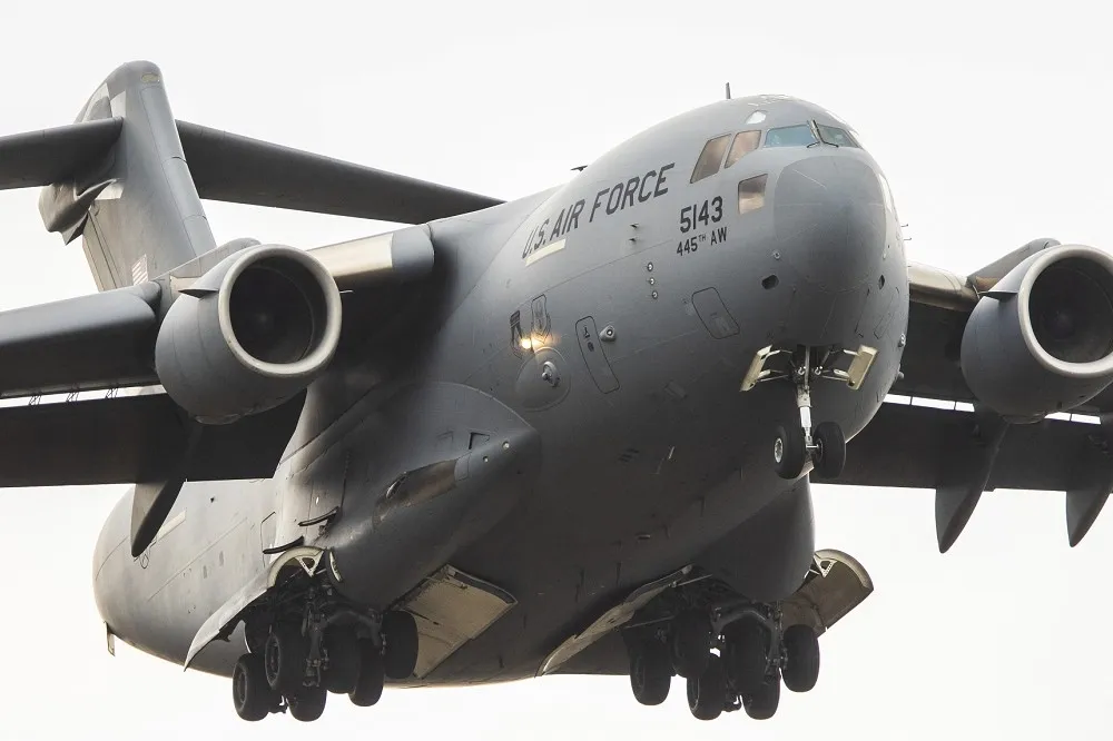 美軍C-17為何被稱為「戰略戰術」運輸機？ 首降台灣有什麼樣的軍事與戰略意義？