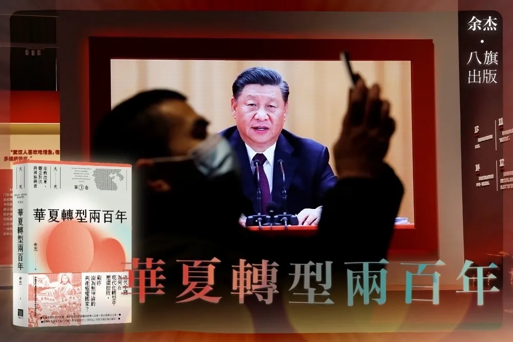習近平以毛為師，以神自居