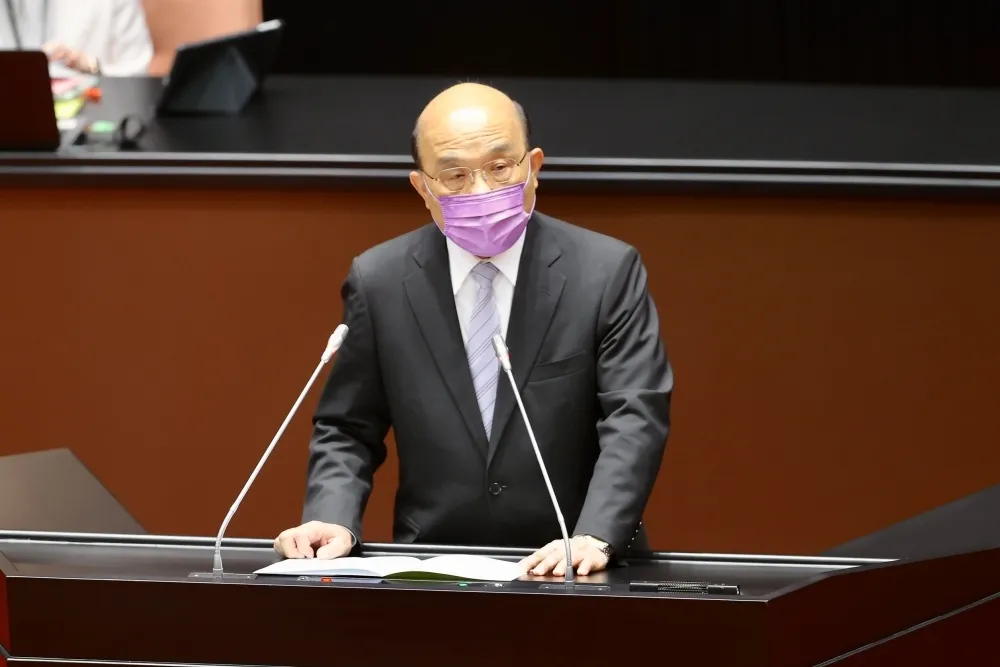 再忍一下！8月底1000萬劑疫苗到位　行政院：準備大規模施打