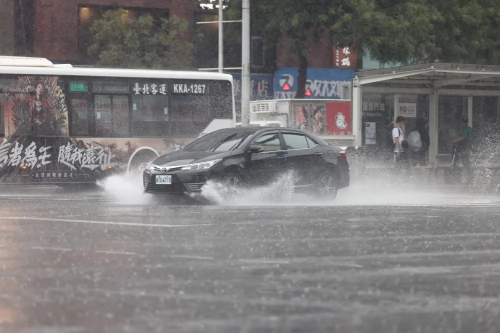 對流旺盛！北部防午後雷陣雨　中南部得靠山區降雨