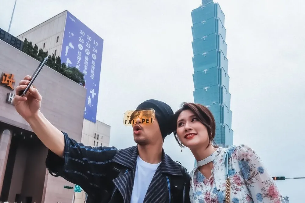 行銷台北獲美國電視界奧斯卡獎肯定　黃明志誇台灣最讚風景是美女