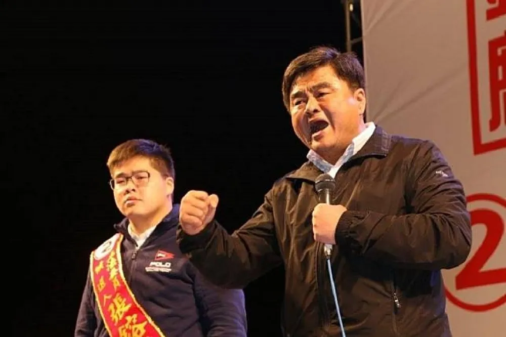 【張榮味搶打疫苗】耍特權竟拿他沒轍？　指揮中心聞「開罰」狂跳針