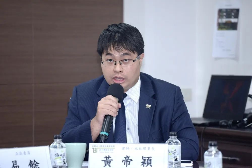 【疫苗當公關品】張榮味插隊接種公費疫苗　 律師黃帝穎：涉圖利罪可關五年