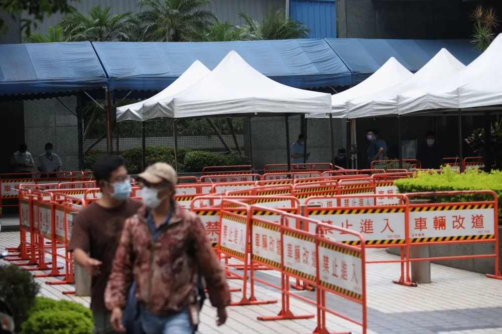 壹電視攝影確診猝死　電視台急設快篩站1天檢200人