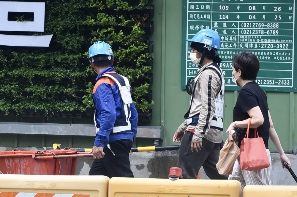 【受惠更多人】勞工紓困貸款申請條件再＋1　年收入高於50萬者不可申請