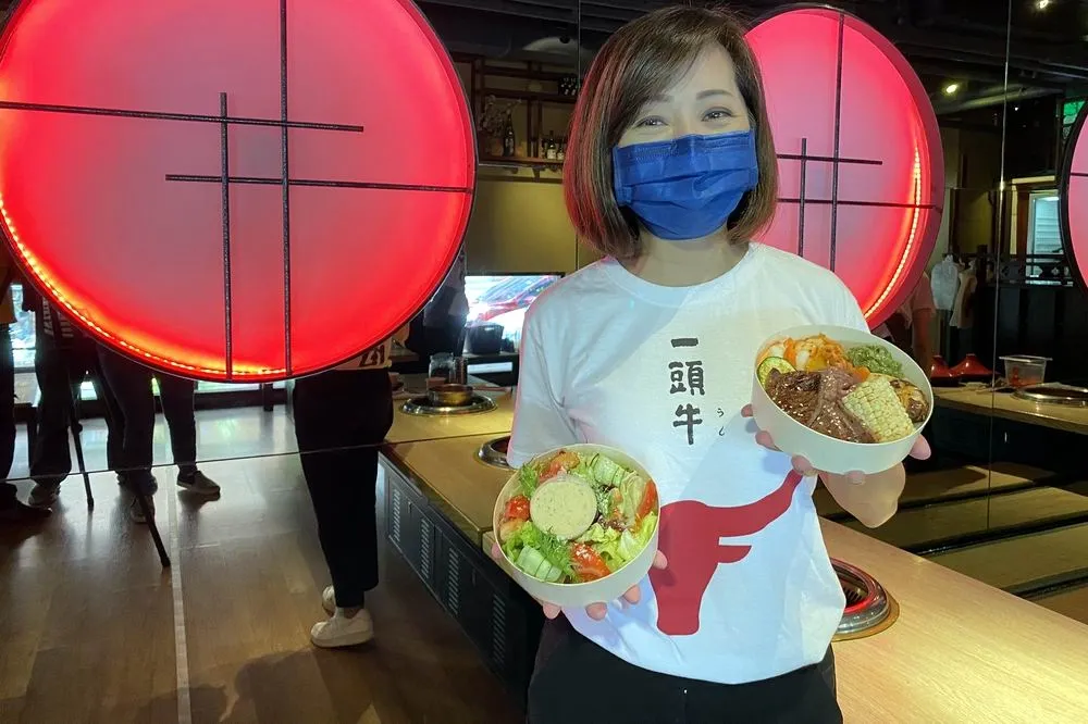 麻葉餐飲挺醫護　訂餐主動暖心加碼送上防疫外帶餐盒 