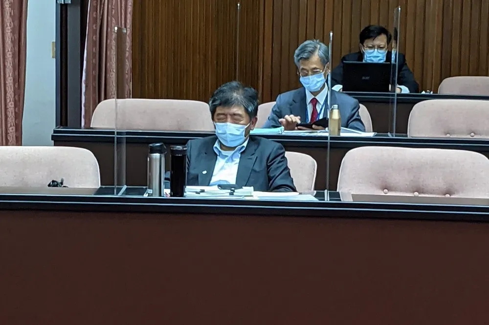 賴士葆斥陳時中「打瞌睡沒人會同情你」　已超出人性尺度