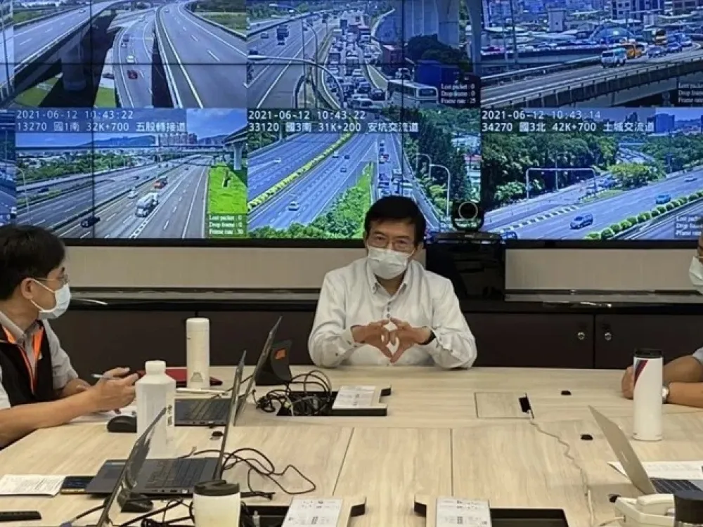 匝道塞車有解了　交通部出2招讓物流大客車先通行