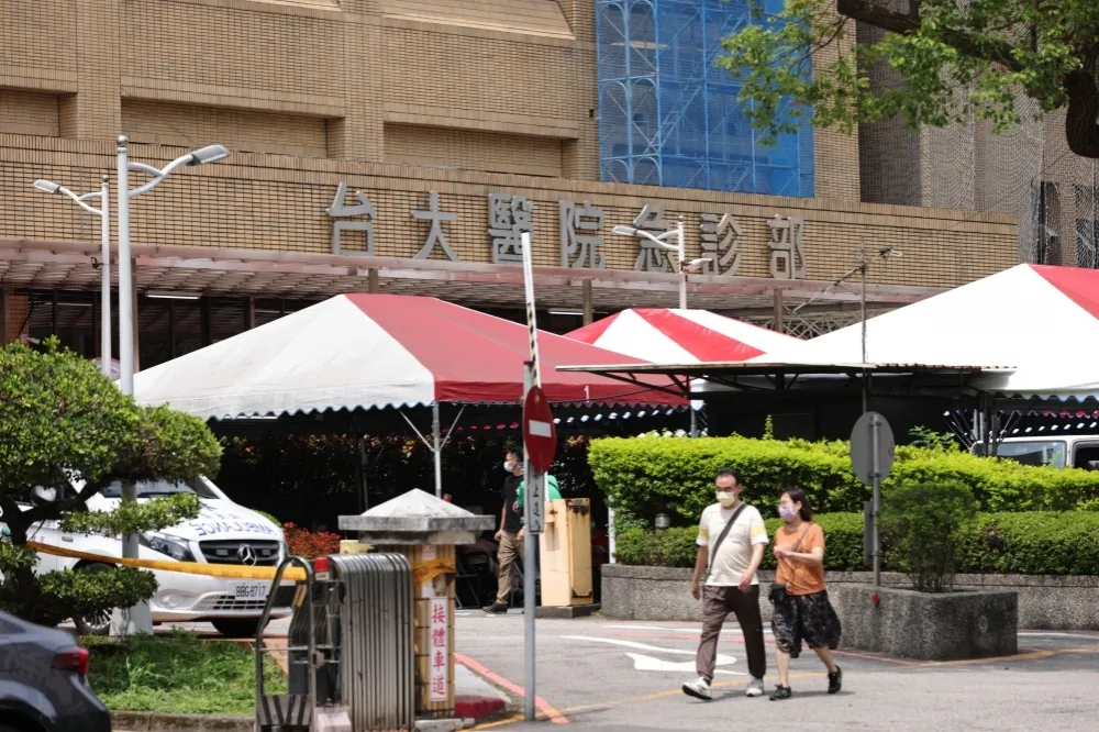 【醫護群聚染疫】台大醫院被指蓋牌　羅一鈞透露這招防「私了」